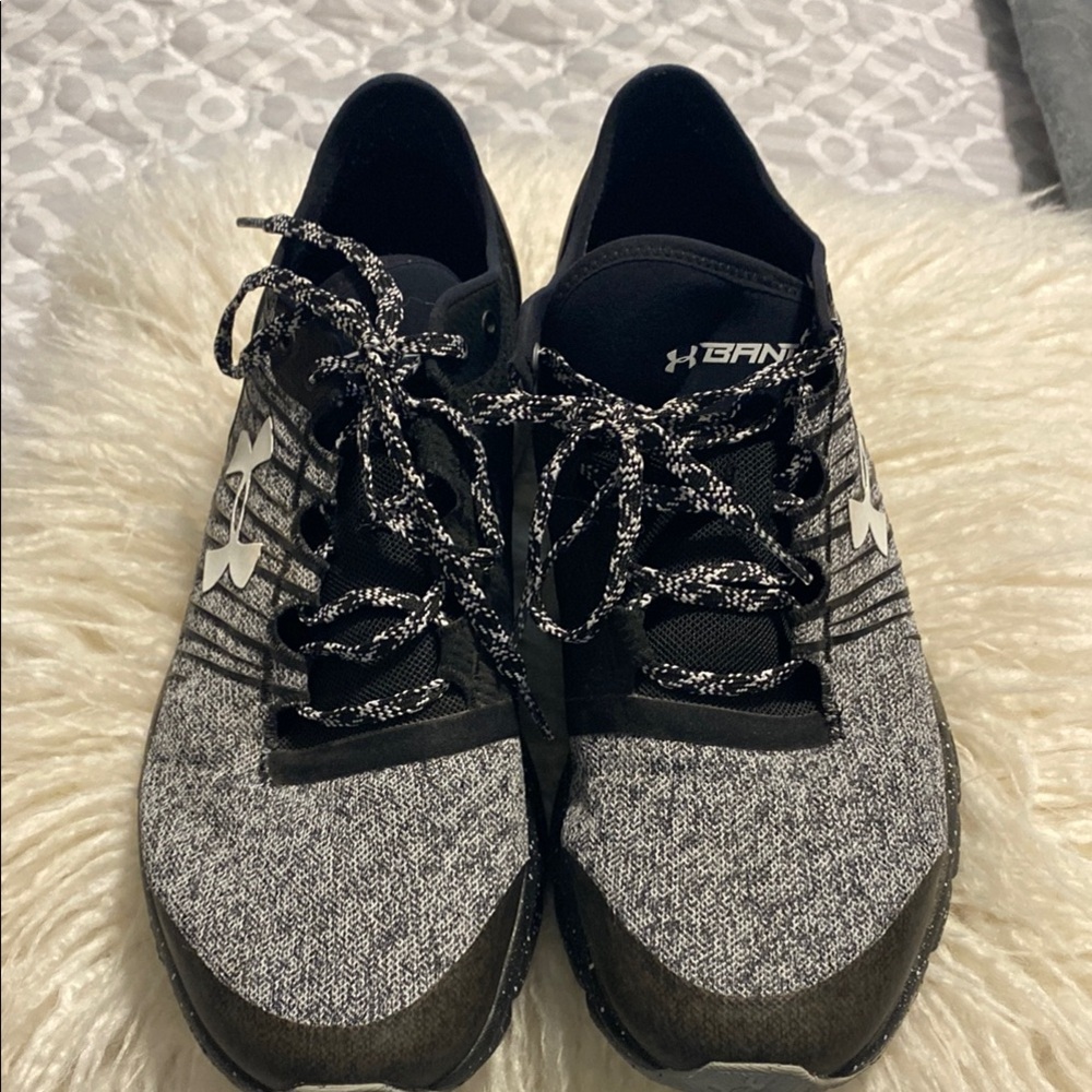 Under Armour tennis shoes - Picture 6 of 9
